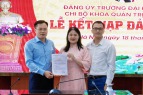  LỄ KẾT NẠP ĐẢNG VIÊN CỦA TS. TRẦN THỊ THU HƯƠNG